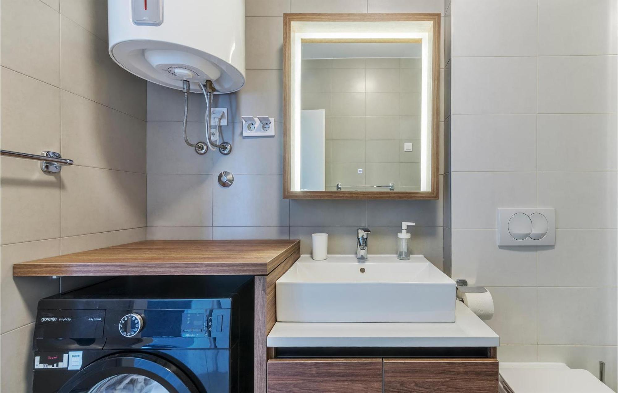 Amazing Apartment In Premantura With Kitchen Extérieur photo