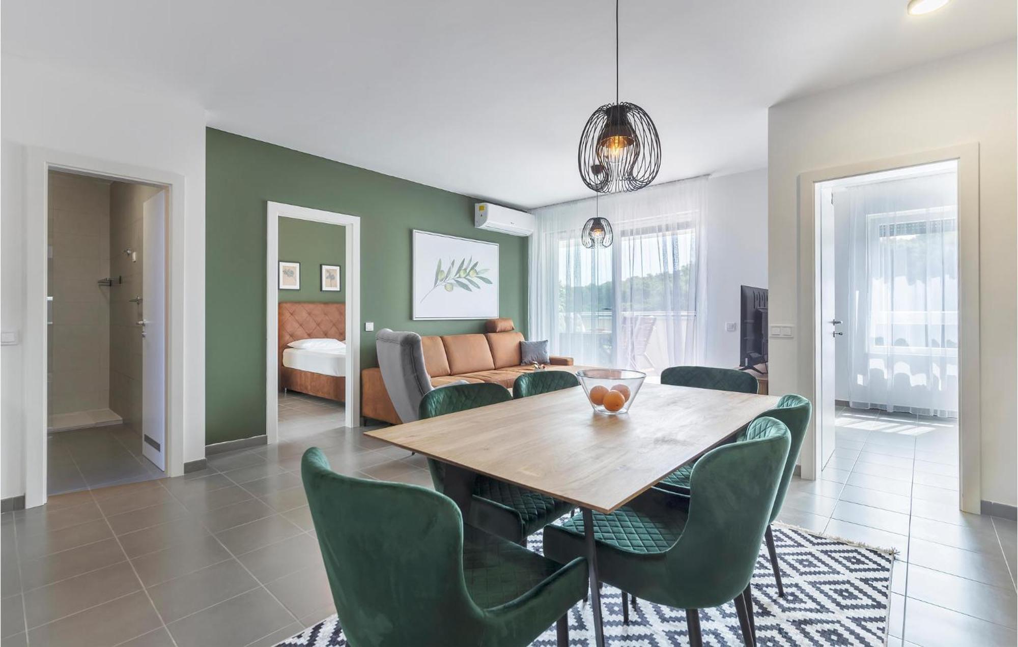 Amazing Apartment In Premantura With Kitchen Extérieur photo
