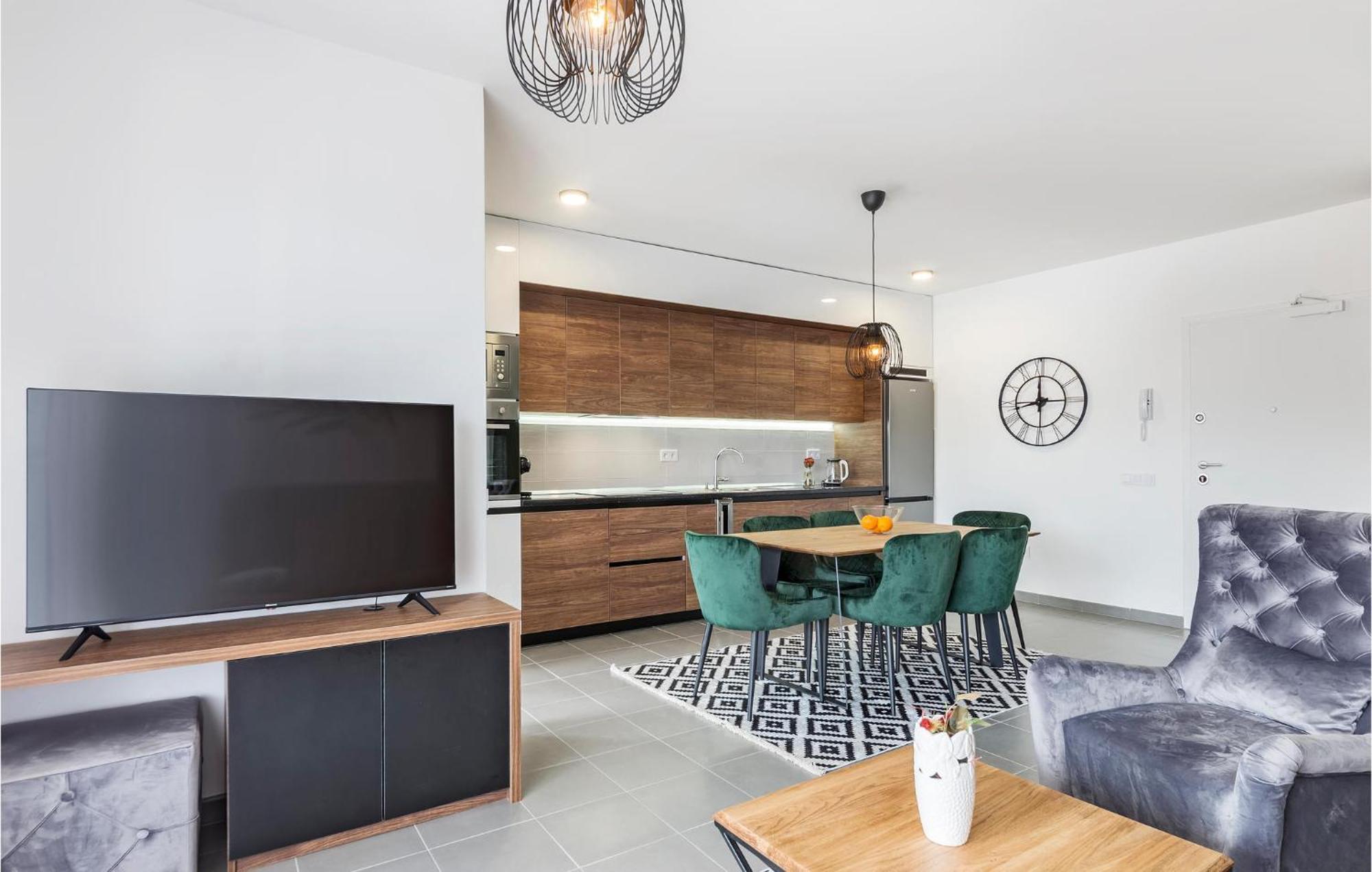 Amazing Apartment In Premantura With Kitchen Extérieur photo
